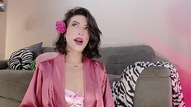 Hannah Borbon online show from April 22, 2:52 am