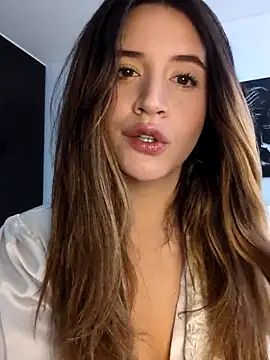 maliciaworld online show from February 10, 7:50 pm