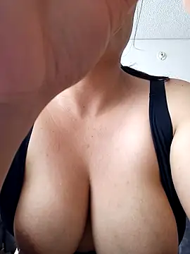 Zoe Nasty online show from October 12, 1:35 pm