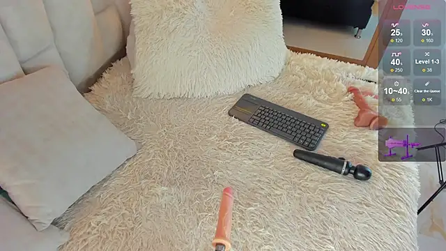 Salomethompson- online show from April 24, 7:05 pm