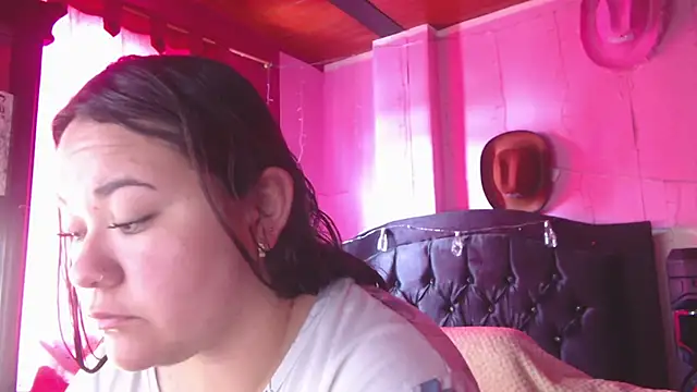 NikkiRous  online show from June 4, 2:54 pm
