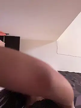 Snapshot of Ema_azel chatting on October 3, 2:55 pm Ema azel online show from October 3, 2:55 pm