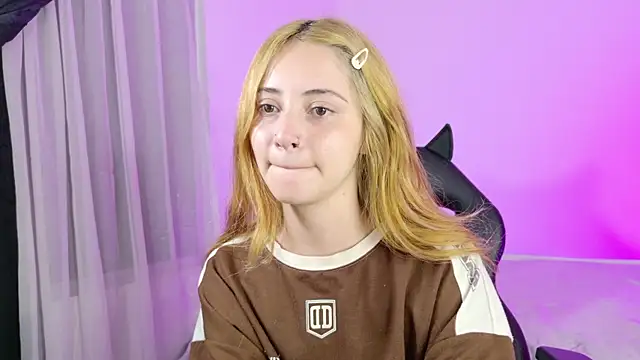 annie mora online show from April 29, 2:59 am