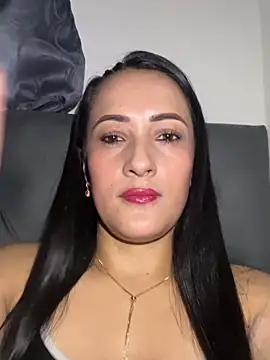 KimWessel  online show from April 26, 8:17 pm