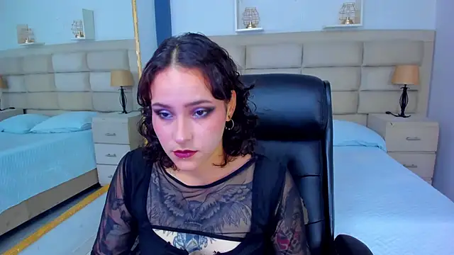 AnnyThompson  online show from October 27, 9:09 pm