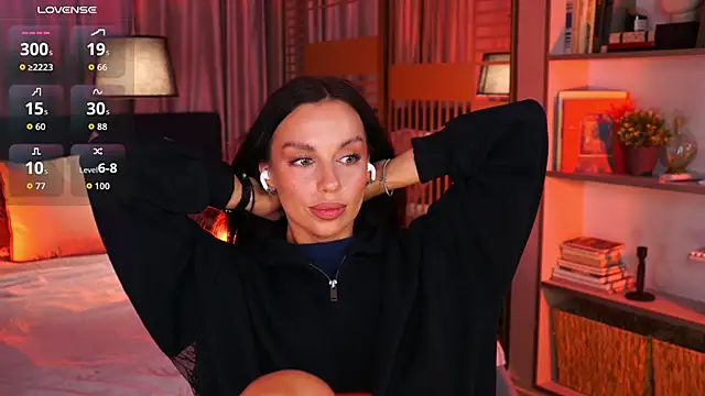 LunaNight online show from April 25, 8:39 pm