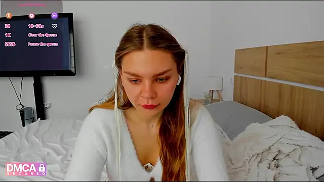 Molly sweetie online show from April 11, 6:30 am