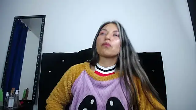 sweet skylove  online show from April 27, 12:19 am