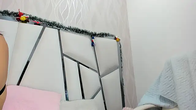  aurora18  online show from December 16, 3:34 am