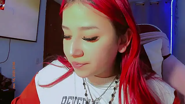 madisonx17 online show from November 15, 2:56 am