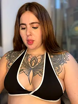 Snapshot of ValerieHilton chatting on October 12, 2:14 am ValerieHilton online show from October 12, 2:14 am