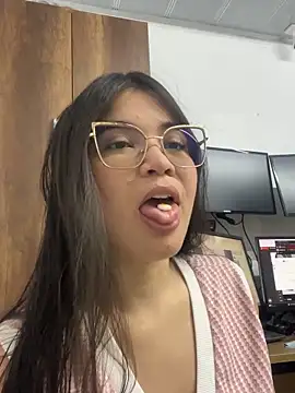 Snapshot of CamilaSofiia chatting on October 2, 7:30 pm CamilaSofiia online show from October 2, 7:30 pm