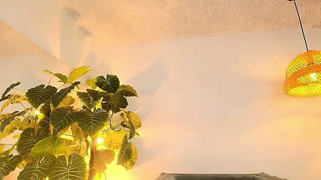 Fluffy Bubble21 online show from April 30, 4:18 am