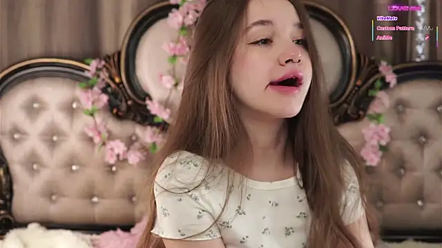 AmiLewis online show from April 24, 1:08 am