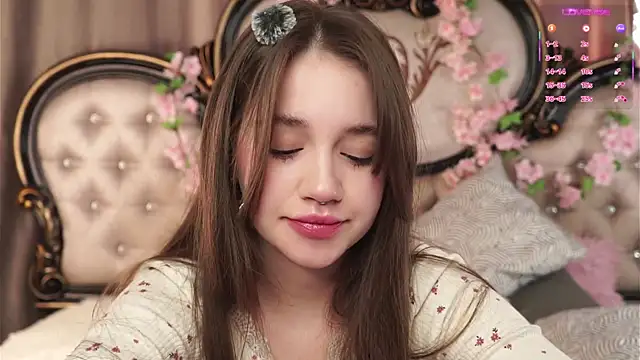 AmiLewis online show from April 26, 1:03 am