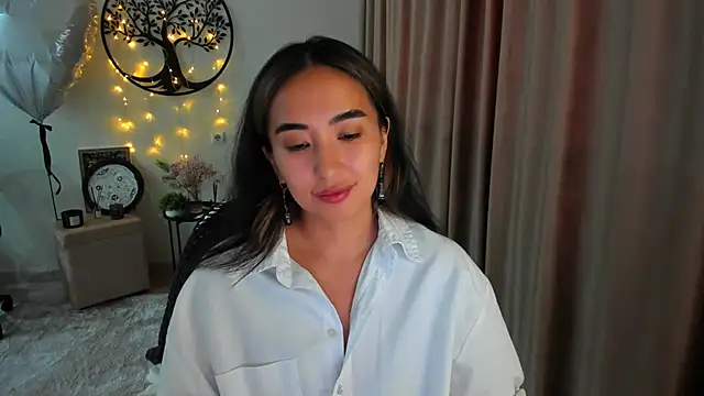 worldofkim online show from May 31, 1:39 pm