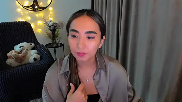 worldofkim online show from February 27, 5:35 pm