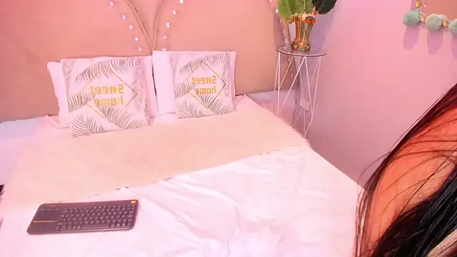 Snapshot of Miia_Thompsonn chatting on September 11, 3:29 am Miia Thompsonn online show from September 11, 3:29 am