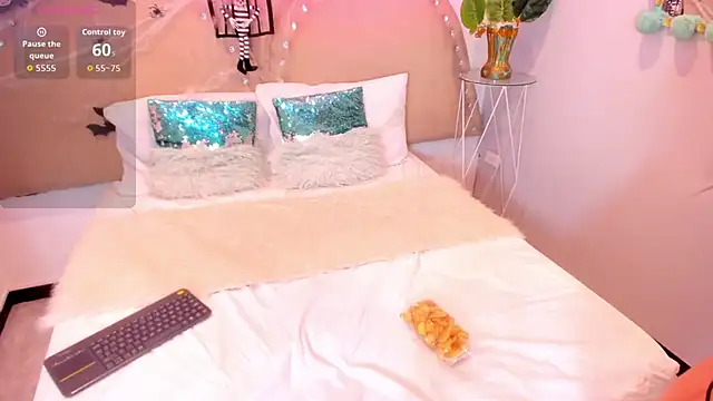 Snapshot of Miia_Thompsonn chatting on October 29, 3:22 am Miia Thompsonn online show from October 29, 3:22 am