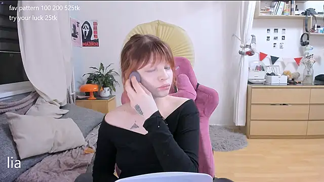 lil lia online show from April 4, 9:24 pm