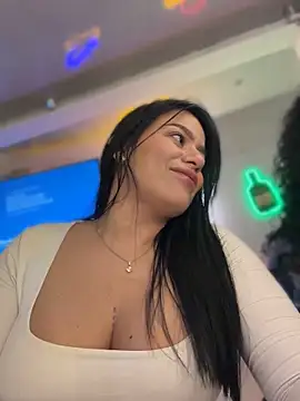 Miah gomez  online show from April 19, 1:16 am