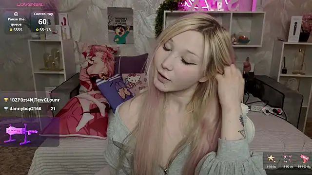 MeowkaKitty online show from April 22, 3:47 am