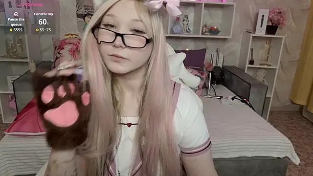 MeowkaKitty online show from April 25, 2:03 am