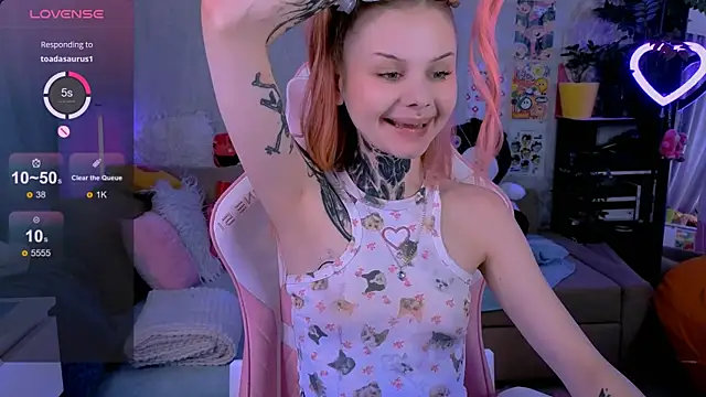 Britney Lynch online show from September 26, 8:06 pm