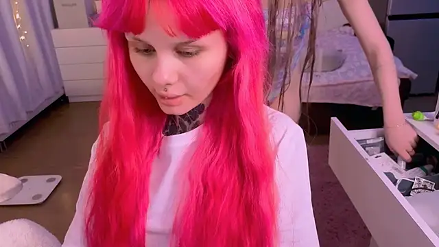 Britney Lynch online show from November 28, 12:02 am