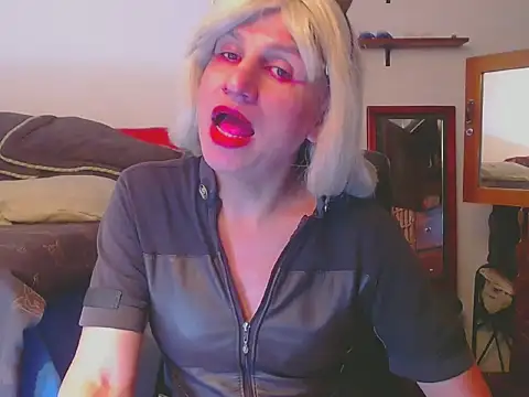 LorenJade online show from April 25, 9:01 am