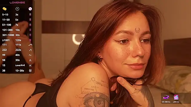 girl with snaketatto0 online show from March 26, 3:52 am