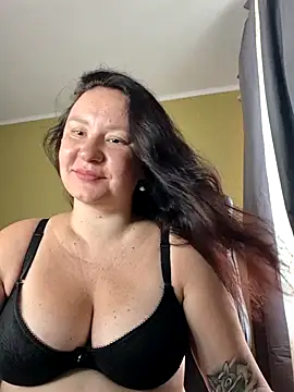 AlexaLexie online show from July 29, 7:30 am