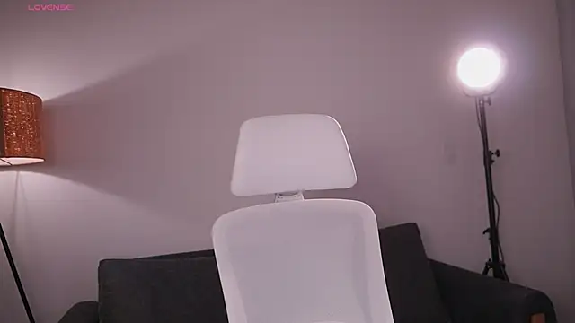 GigiLee  online show from April 23, 3:25 am