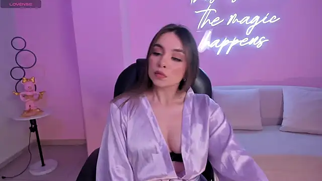 Snapshot of EloisaOlivero chatting on December 2, 11:22 am EloisaOlivero online show from December 2, 11:22 am