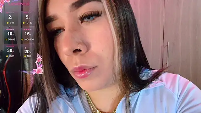 leahtemptation3 online show from June 26, 2:13 am