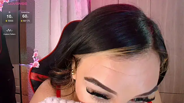 leahtemptation3 online show from June 28, 6:25 pm