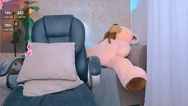 abbyhill27 online show from November 3, 5:22 am