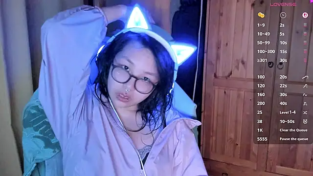 maydaykimmy online show from June 14, 10:43 pm