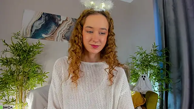 Sweett Monica online show from October 31, 1:51 am