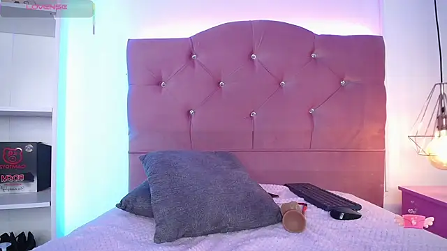 M Janne online show from September 17, 2:48 pm