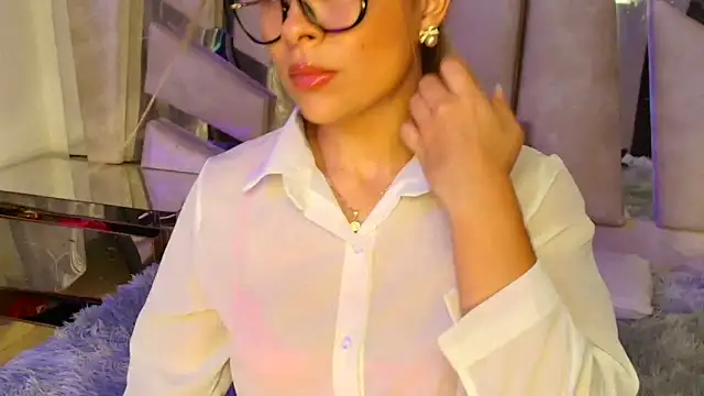 Natalyefoster online show from April 21, 7:21 pm