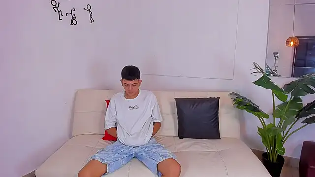 Crazy nigth01 online show from December 19, 1:43 am