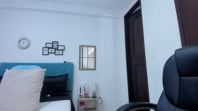 kamila lopez online show from February 6, 8:34 pm