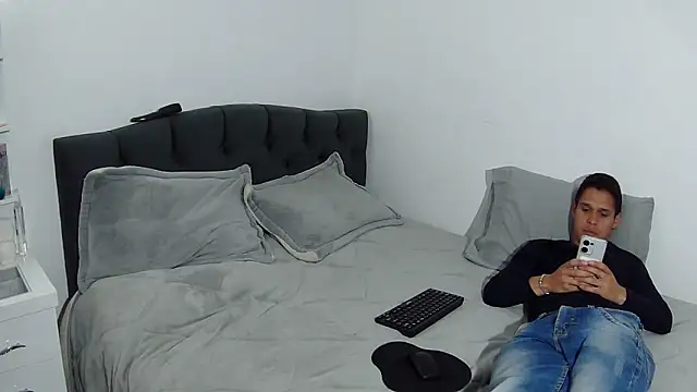 Katalleya jyj online show from December 2, 8:00 pm