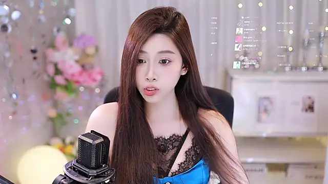 Snapshot of SleepArtist chatting on September 19, 6:23 am SleepArtist online show from September 19, 6:23 am