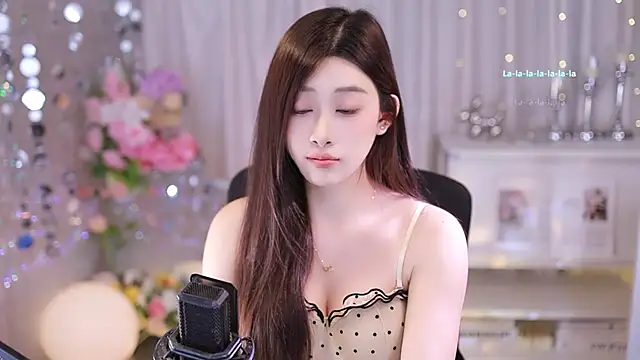 Snapshot of SleepArtist chatting on September 22, 9:08 am SleepArtist online show from September 22, 9:08 am