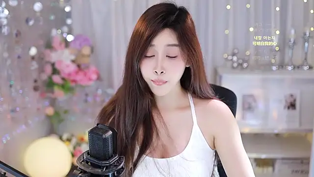 Snapshot of SleepArtist chatting on September 30, 4:56 pm SleepArtist online show from September 30, 4:56 pm