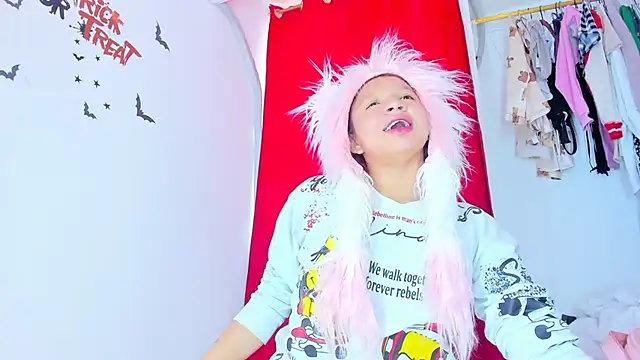 Emily Coper18 online show from October 27, 1:50 pm