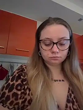 chloetarducci online show from March 1, 11:21 am