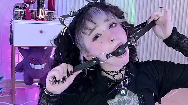 zephirahabney online show from November 13, 4:06 pm